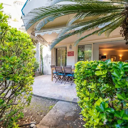 Luxurious 4-bedroom With Terrace On The Croisette Appartement Cannes