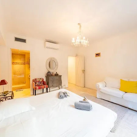 Appartement Luxurious 4-bedroom With Terrace On The Croisette Cannes
