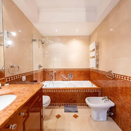 Luxurious 4-bedroom With Terrace On The Croisette *