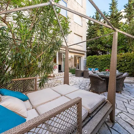 Luxurious 4-bedroom With Terrace On The Croisette Cannes