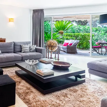 Luxurious 4-bedroom With Terrace On The Croisette Cannes